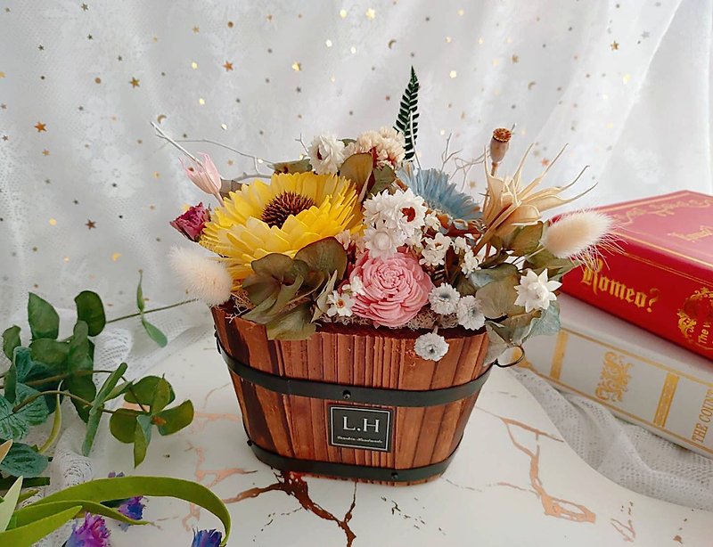 【蓝芯手作】日式木桶干燥盆花 生日礼物 开幕礼 婚礼小物 乔迁 - 干燥花/捧花 - 植物．花 咖啡色