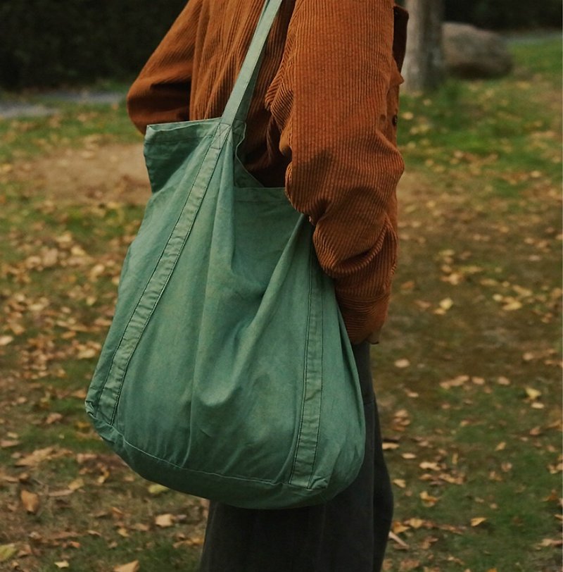 黃栀套藍染 環保草木染托特大容量肩背包 薄棉布植物染  Tote Bag - 侧背包/斜挎包 - 棉．麻 绿色