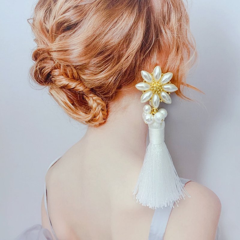 【婚嫁 婚礼 礼物精选】 | 手工制花卉珍珠流苏耳环 - 耳环/耳夹 - 珍珠 白色