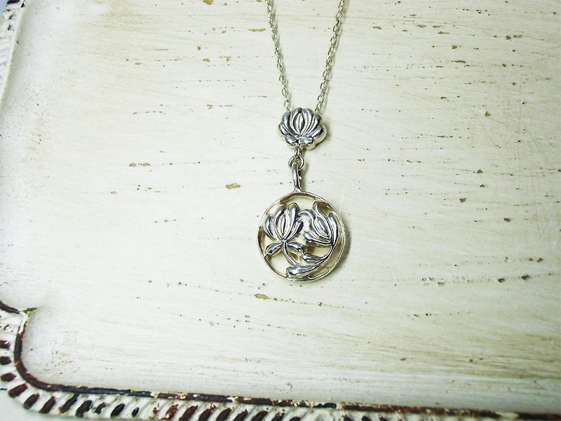 ハンガリーの刺繍花と丸の揺れる華やかネックレスSV925 - 项链 - 其他金属 银色