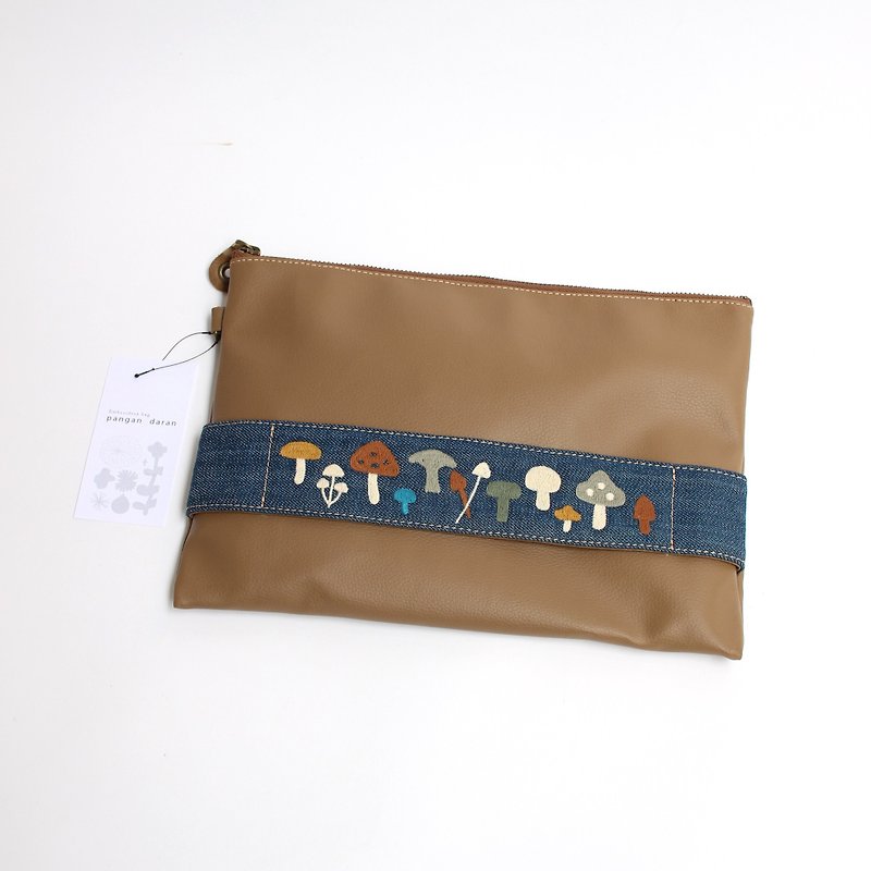 きのこ刺繍・クラッチバッグ - 电脑包 - 人造皮革 卡其色