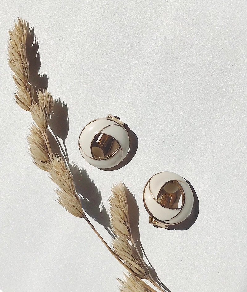 早期夹式耳环/ 复古白色珐琅 - 耳环/耳夹 - 其他金属 白色