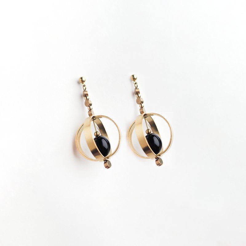 发辫耳环 (黑) - Plait Earrings (black) - 耳环/耳夹 - 宝石 金色