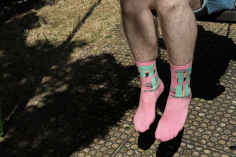Bauhaus Disco 包浩斯迪斯扣 粉红色中筒袜 休闲袜 - 袜子 - 棉．麻 粉红色