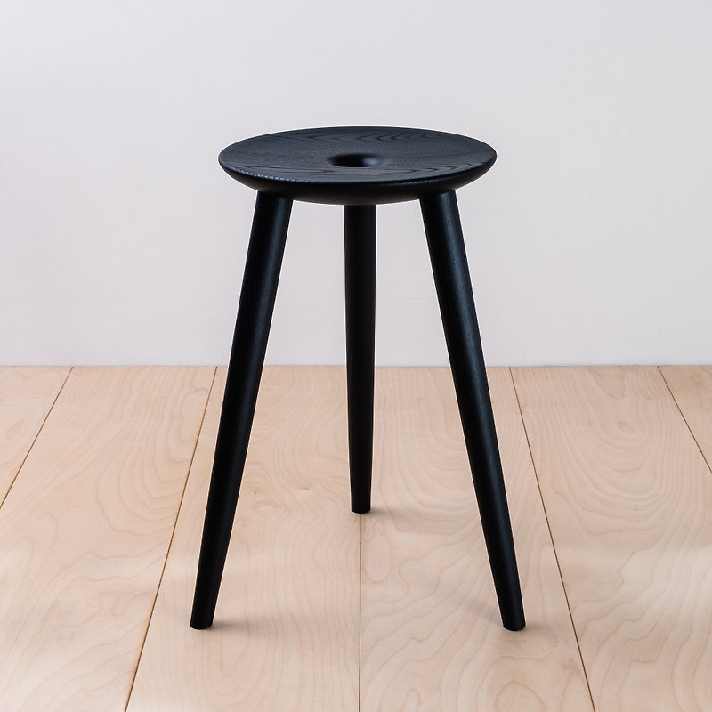 Ostool - 梣木染黑 - 椅子/沙发 - 木头 黑色