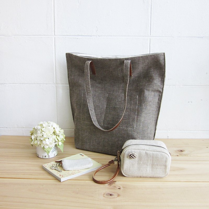 Simple Tote Bags Medium Size Botanical Dyed Linen-Cotton Blend Deep Brown Color - 侧背包/斜挎包 - 植物．花 灰色