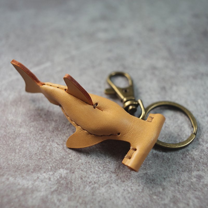 纯手工制 迷你  黄棕 双髻鲨 Hammerhead shark Key holder - 钥匙链/钥匙包 - 真皮 黄色