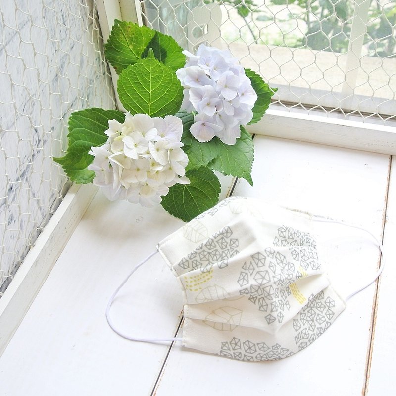 Natural cotton handmade mask 紫陽花 White | Sensitive skin friendly - 口罩 - 棉．麻 白色