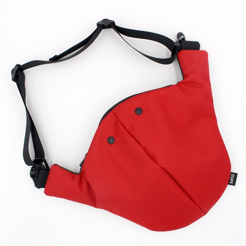 seto / creature bag / Large / Otona-sagari / Red Charcoal-gray - 侧背包/斜挎包 - 聚酯纤维 红色