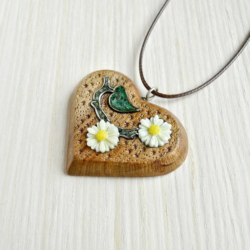 Wooden heart shaped necklace with flowers - 项链 - 木头 多色