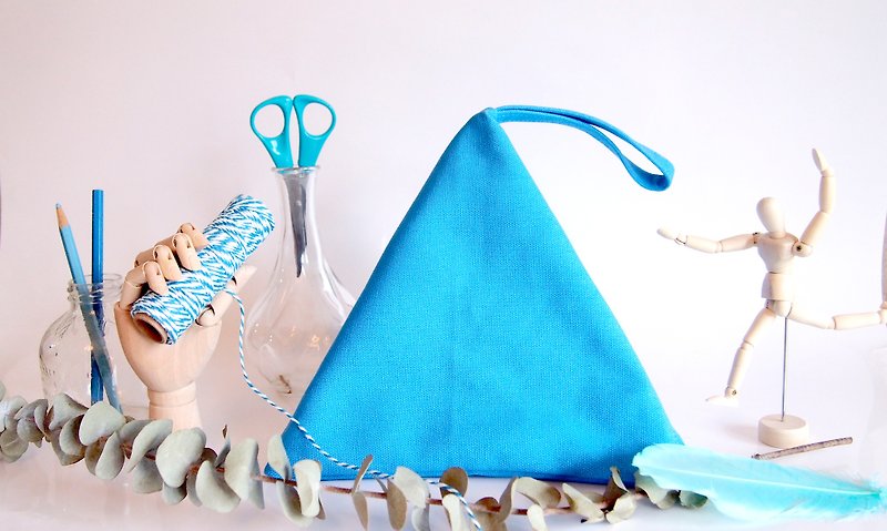 夏日 末 天空蓝  x 格子 几何 三角 化妆包/钱包 (M) - 化妆包/杂物包 - 棉．麻 蓝色