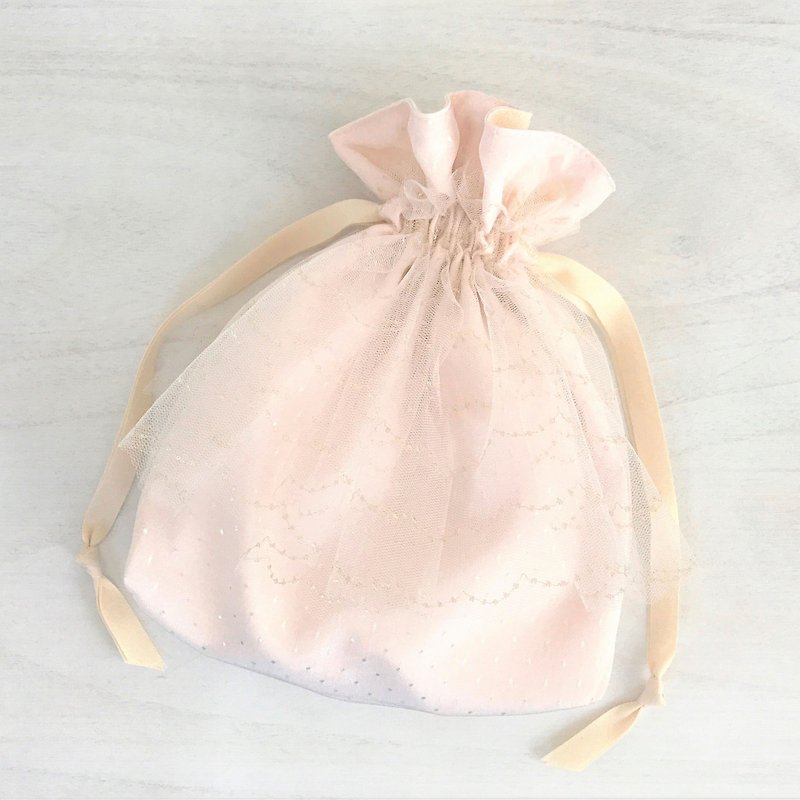 ラメラメスカラップチュール ギャザーフリル巾着 ペールピンク - 化妆包/杂物包 - 聚酯纤维 粉红色