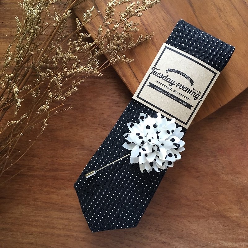 Black/White Polka Dot Tie and Lapel Pin/Brooch - 领带/领带夹 - 棉．麻 黑色