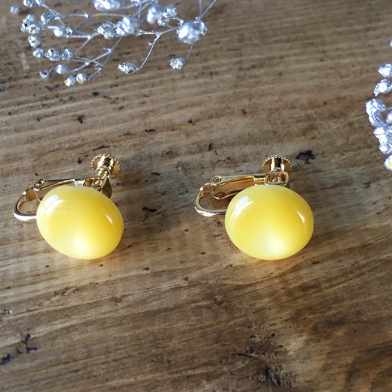 Soft marble color earrings (Yellow) - 耳环/耳夹 - 塑料 黄色