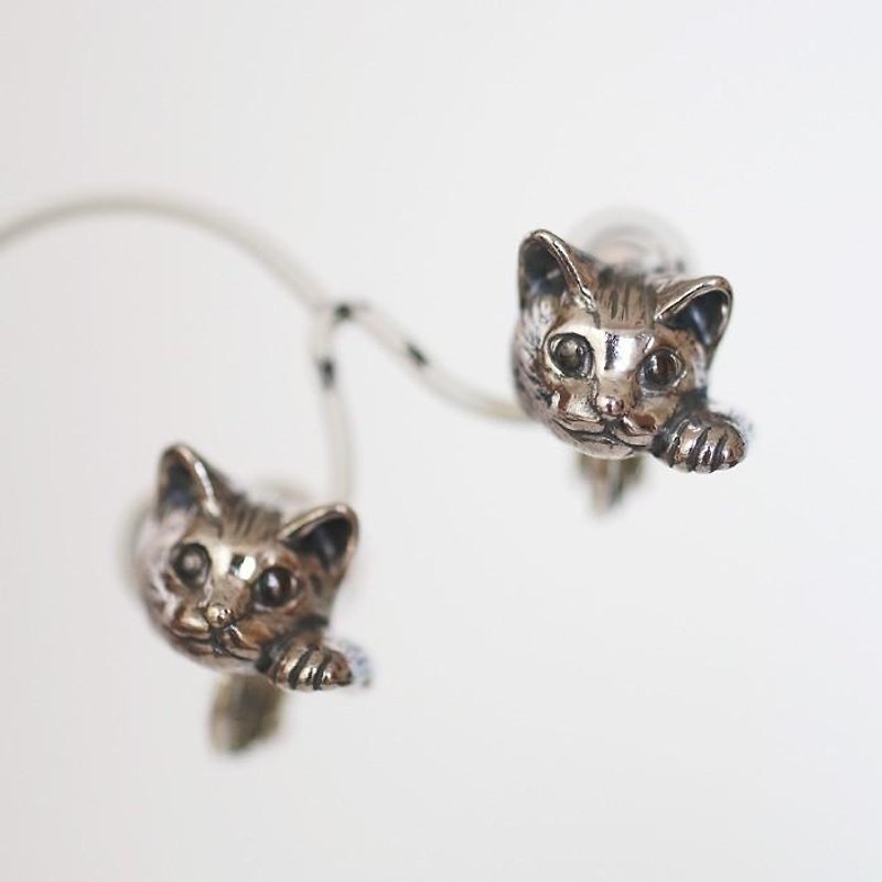 まねき猫イヤリング ピクシー 片耳 / SILVER - 耳环/耳夹 - 其他金属 银色
