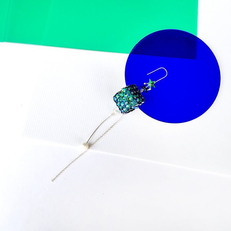 Jane wang手工制作--原创设计之幻彩绿法式珠片绣长耳环 - 耳环/耳夹 - 其他材质 绿色
