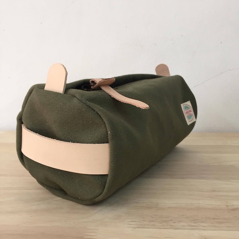 New Green camo Canvas Zippered Pouch Bag / Men travel case / Cosmetics bag / Toiletry Bag - 化妆包/杂物包 - 棉．麻 绿色