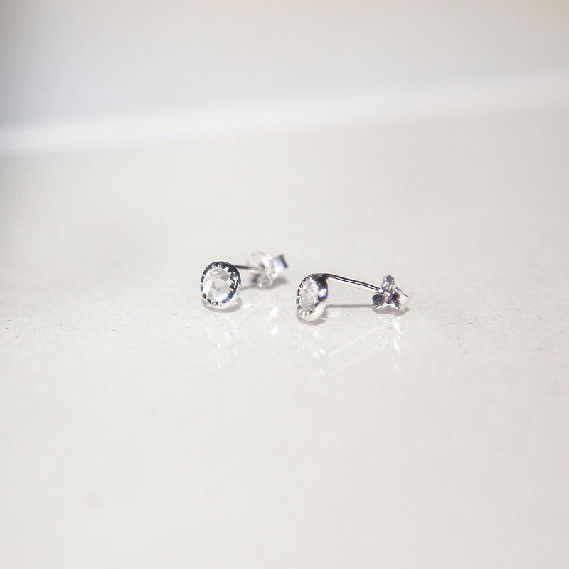 白水晶小圆片纯银针式耳环(可改夹式) - 耳环/耳夹 - 纯银 