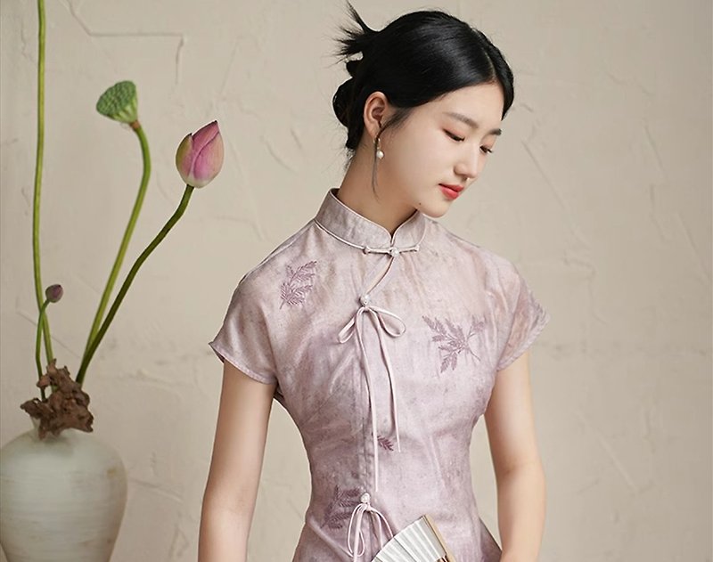 新中式复古中國風 收腰立体绣花短袖洋装 - 洋装/连衣裙 - 其他材质 紫色