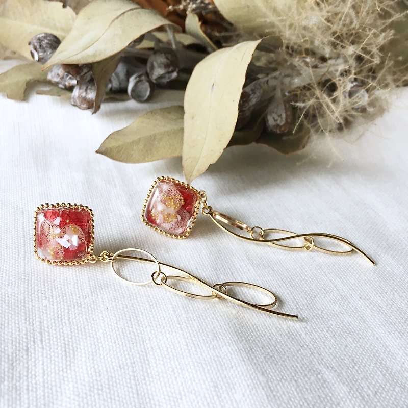Stud earrings for pierced ears contained Hydrangea Vol.2 - 耳环/耳夹 - 树脂 红色