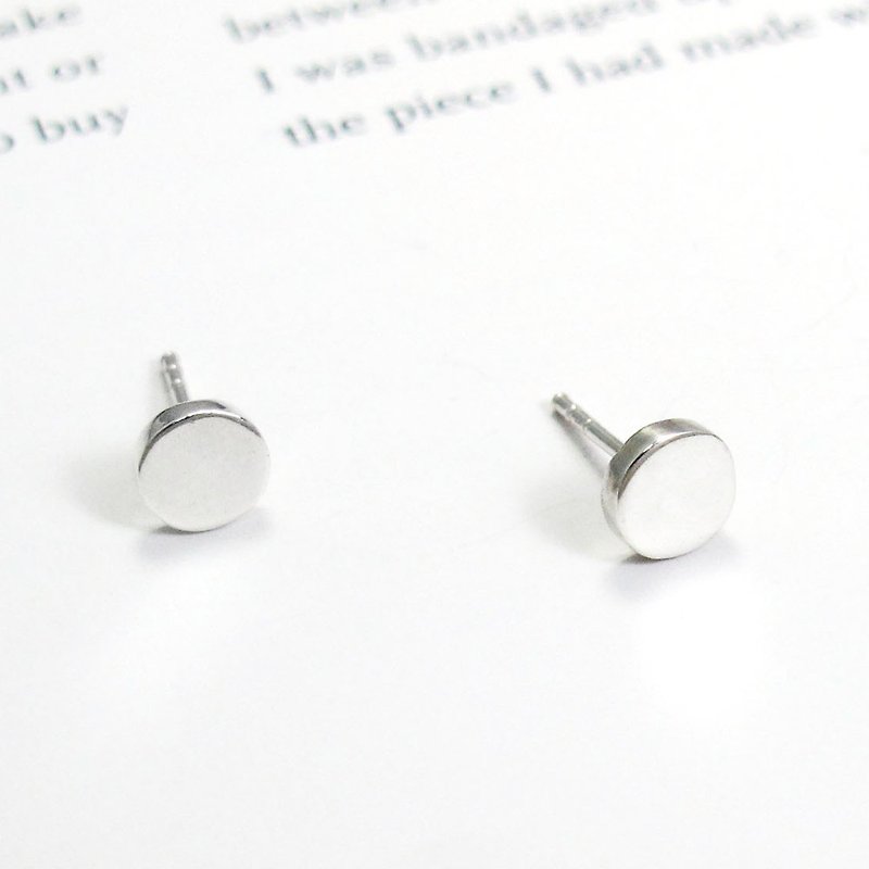 小圆系列 圆形 纯银耳环(中)-64DEISGN - 耳环/耳夹 - 纯银 银色