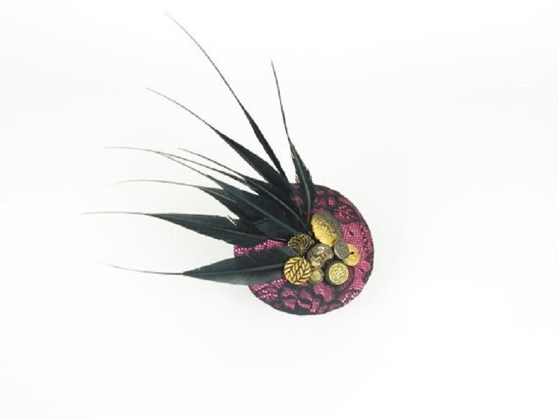 Fascinator Headpiece Cocktail Hat Statement Pink Floral Lace Fabric with Large Black Feathers and Vintage Buttons, Fashion Occasion - 发饰 - 其他材质 多色