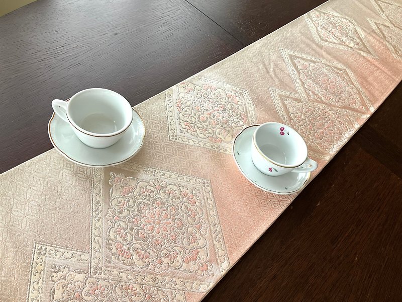 豪華 着物の帯のテーブルランナー  正絹 - 餐垫/桌巾 - 丝．绢 银色