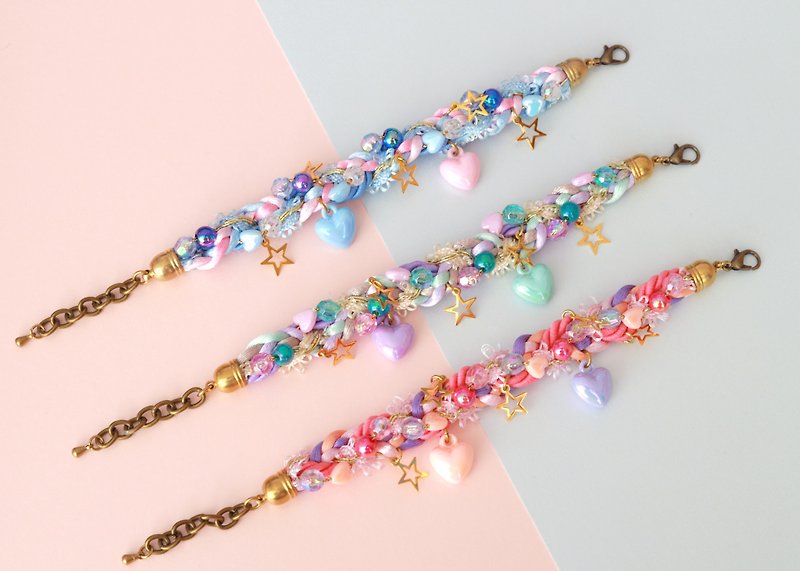 Sweet braided bracelet with golden star and pastel heart charm - 手链/手环 - 聚酯纤维 多色
