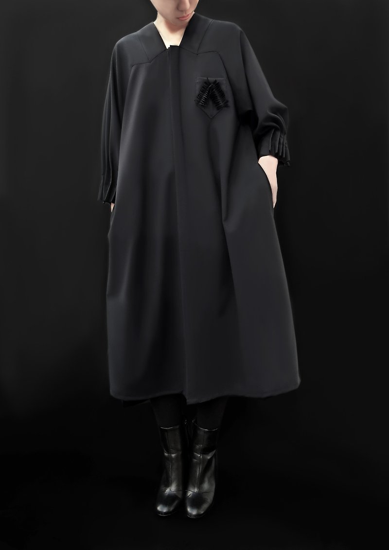 折り紙カラーパフスリーブシャツ / イタリアンバージンウール 100%/ 日本製 - 洋装/连衣裙 - 羊毛 黑色