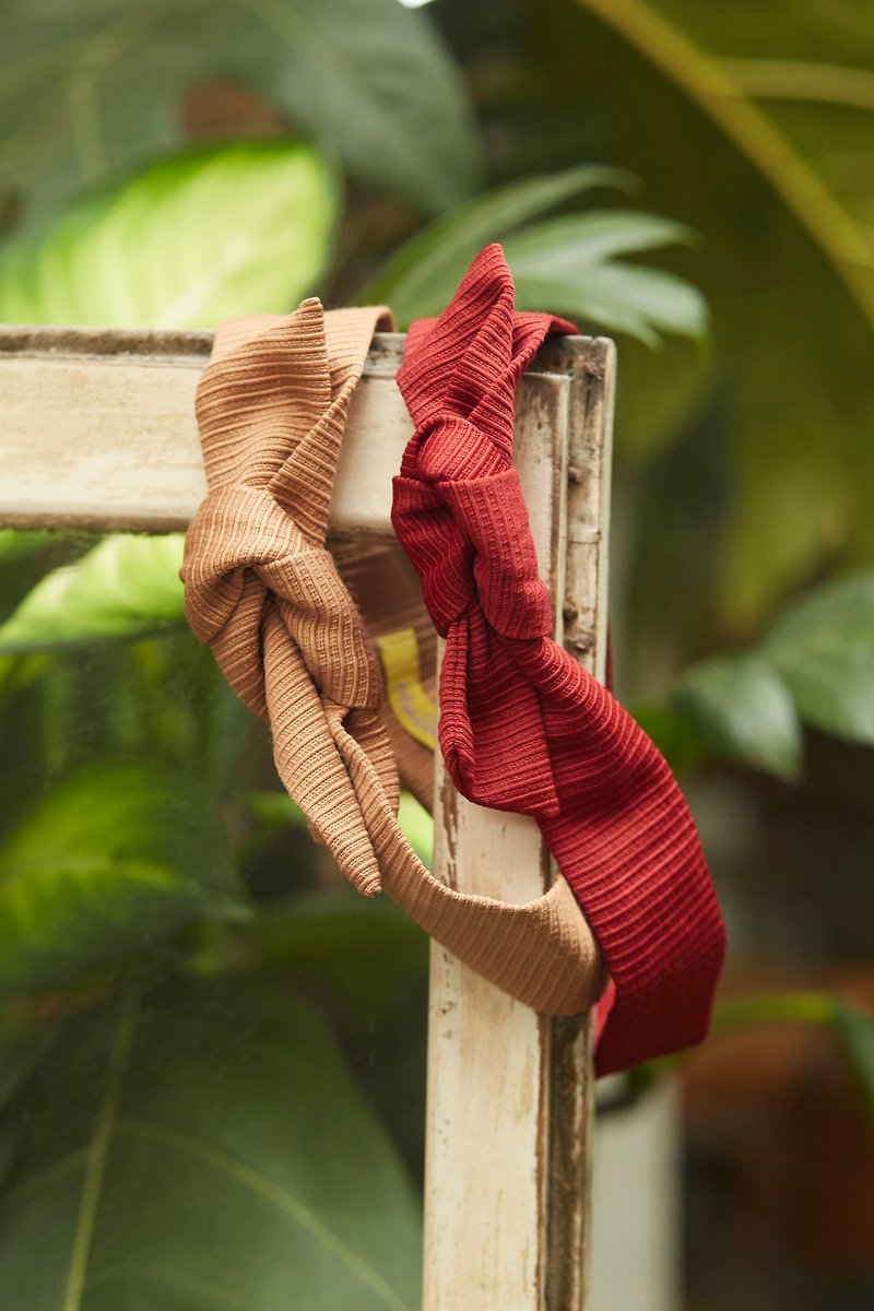 软硬兼施不滑落的铁丝发带  红咖坑条组织纹路 - 发带/发箍 - 棉．麻 红色
