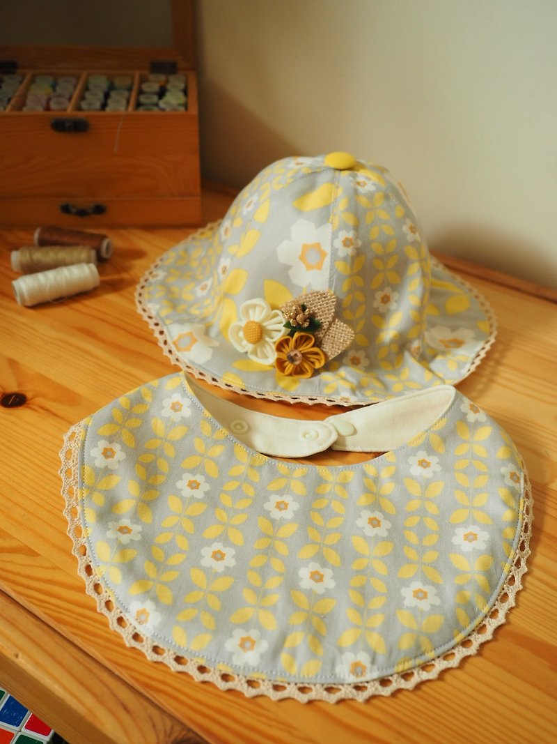 弥月礼物 手作黄色小花图案婴儿/小童帽子发夹及围兜套装 - 满月礼盒 - 棉．麻 黄色