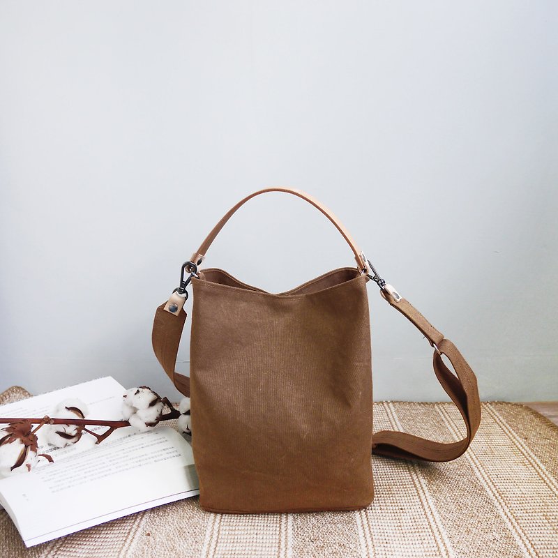 质感帆布 MINI水桶包 Mini bucket bag #83深茶 咖啡色 - 侧背包/斜挎包 - 棉．麻 咖啡色