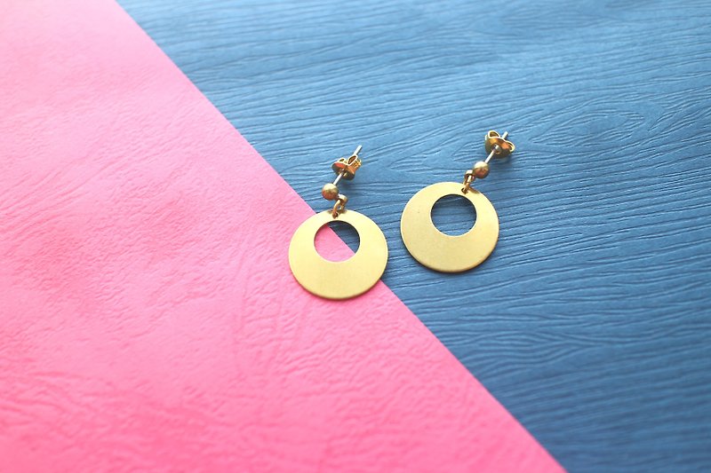 小女子-黄铜耳环-可改夹 - 耳环/耳夹 - 铜/黄铜 金色