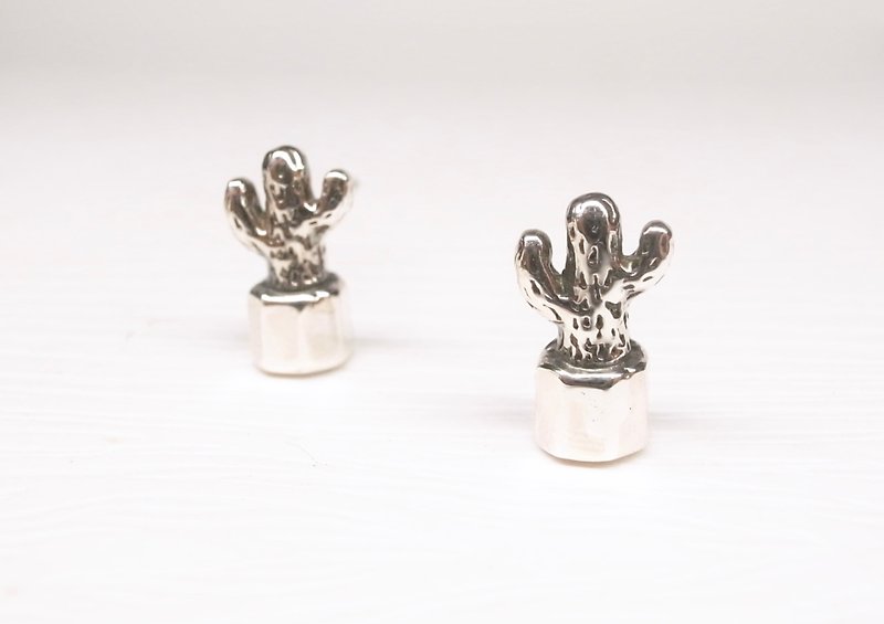 二毛银【多肉植物系列─仙人掌-耳针】银 or 金 - 耳环/耳夹 - 银 银色