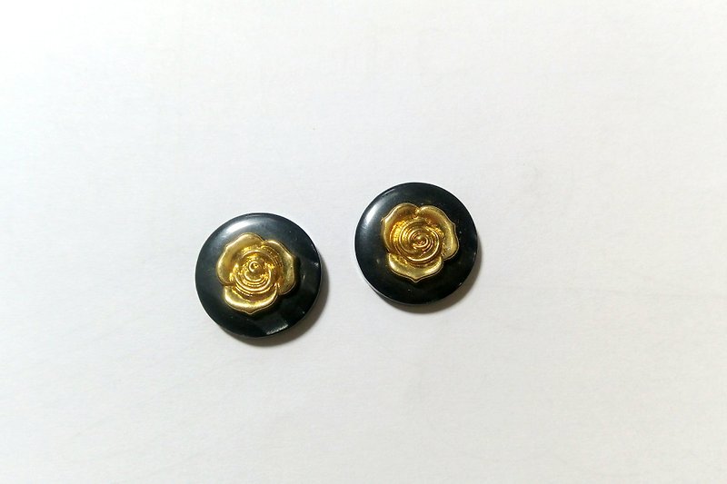 复古优雅金色玫瑰耳环/针式 - 耳环/耳夹 - 塑料 金色