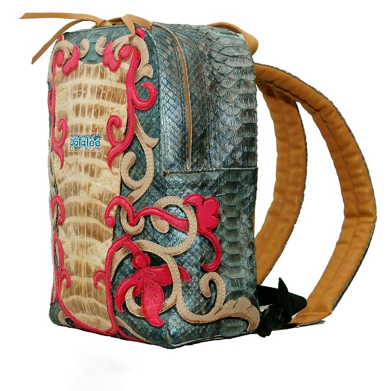 Backpack of genuine crocodile / python skin with applications, urban backpack - 后背包/双肩包 - 真皮 多色