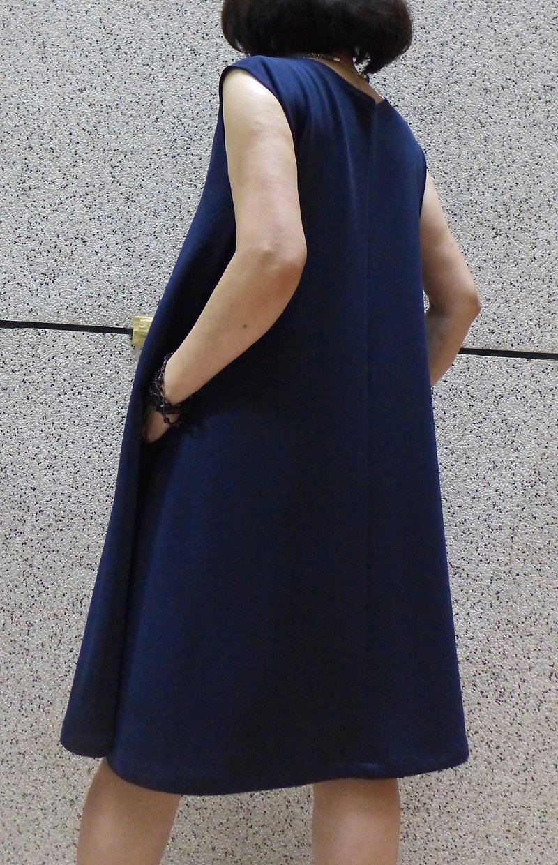 极简伞状洋装(亮面) - 洋装/连衣裙 - 聚酯纤维 蓝色