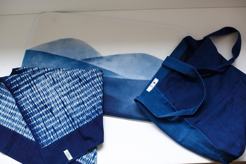Goody Bag -- 不如去作周年庆福袋 原创帆布袋 蓝染方巾 印花发带 - 手提包/手提袋 - 棉．麻 蓝色