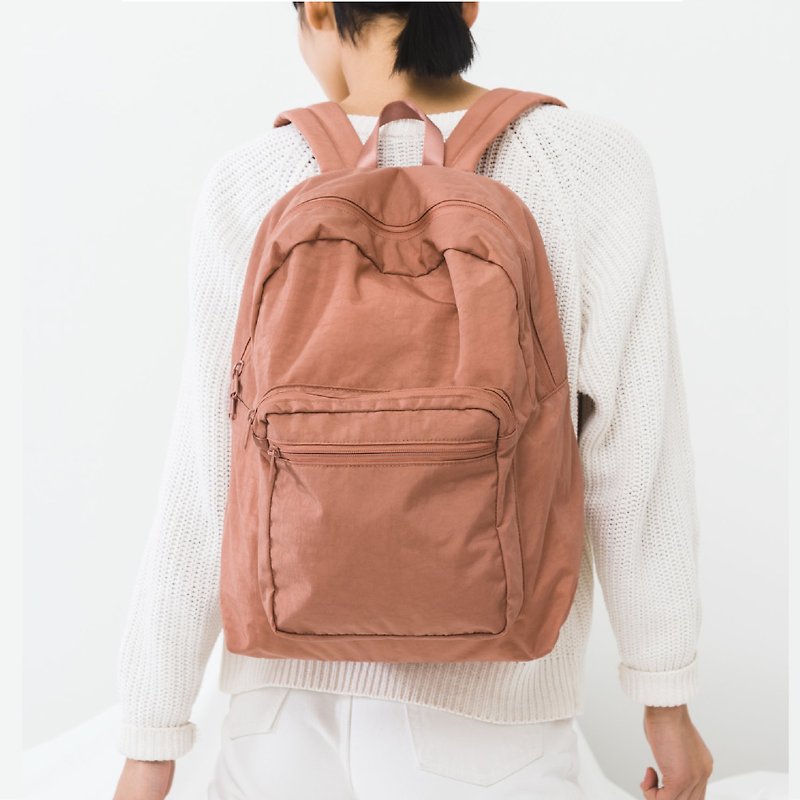 【春季郊游提案】BAGGU 缓冲材质后背包- 时尚土色 - 后背包/双肩包 - 聚酯纤维 粉红色