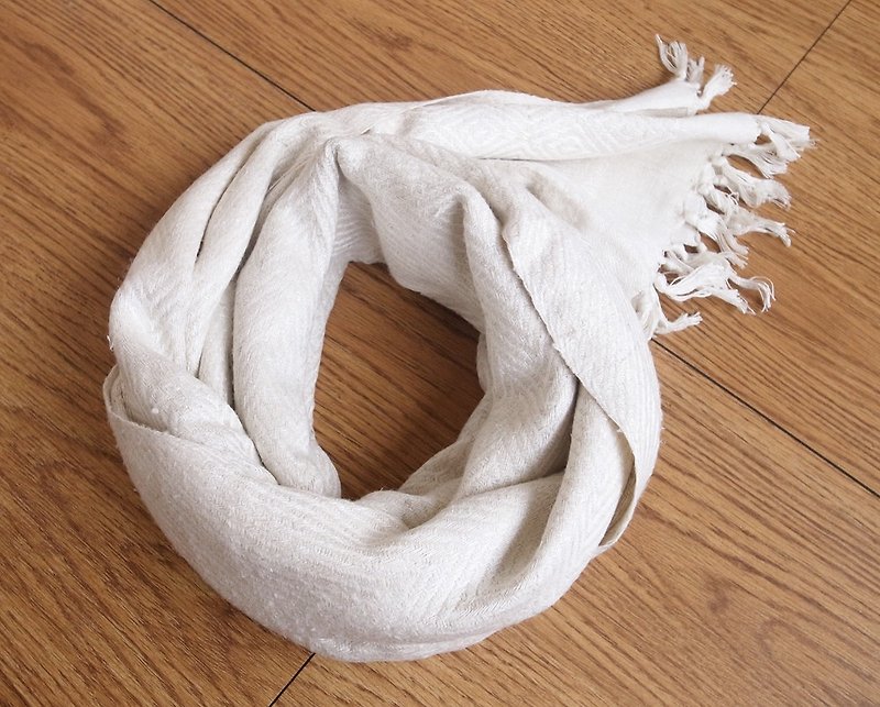 【乐拍子】印度 手织 蚕丝 披肩 围巾（V纹_白） - 丝巾 - 丝．绢 白色