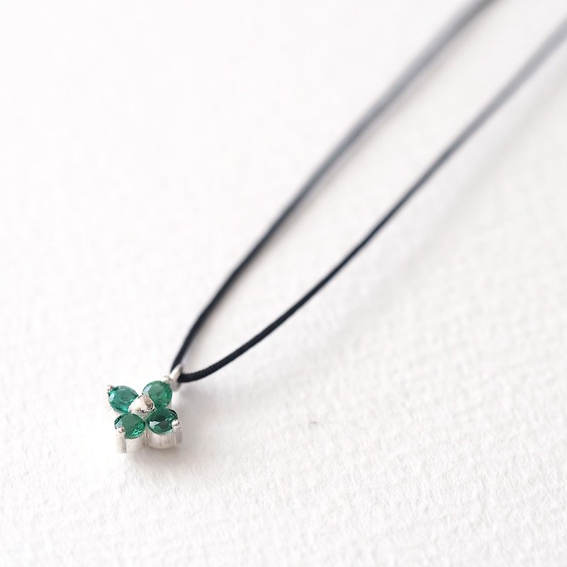 String flower lover emerald necklace 925 Silver