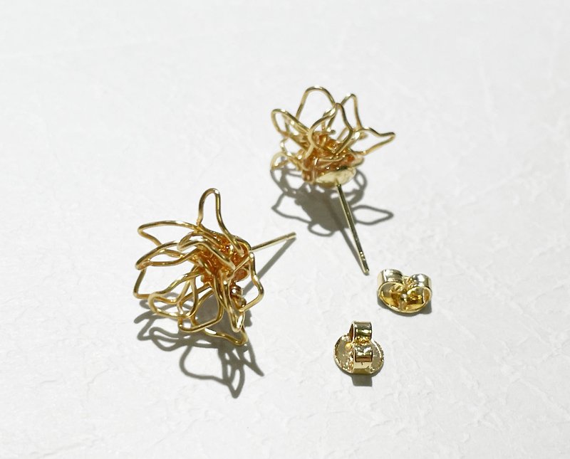 编织花型耳环 - 耳环/耳夹 - 铜/黄铜 金色