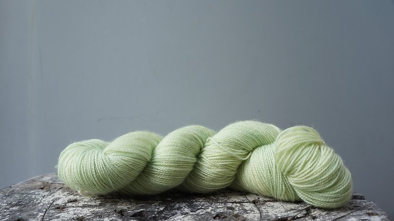 手染线。青苹果(火花) - 编织/刺绣/羊毛毡/裁缝 - 羊毛 
