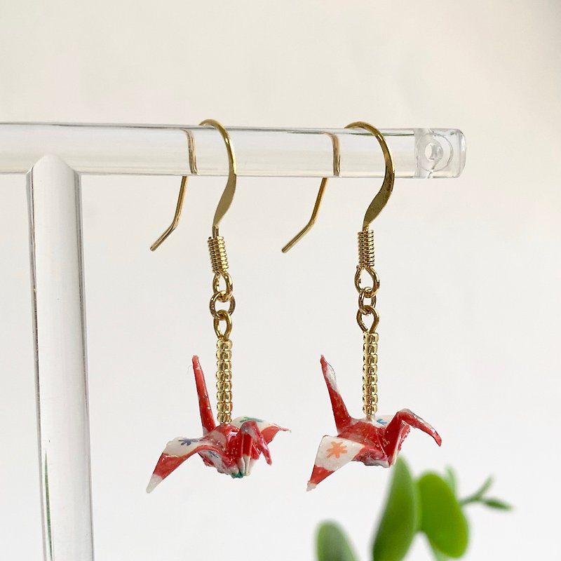 Japanese paper crane gold earring - 耳环/耳夹 - 纸 红色