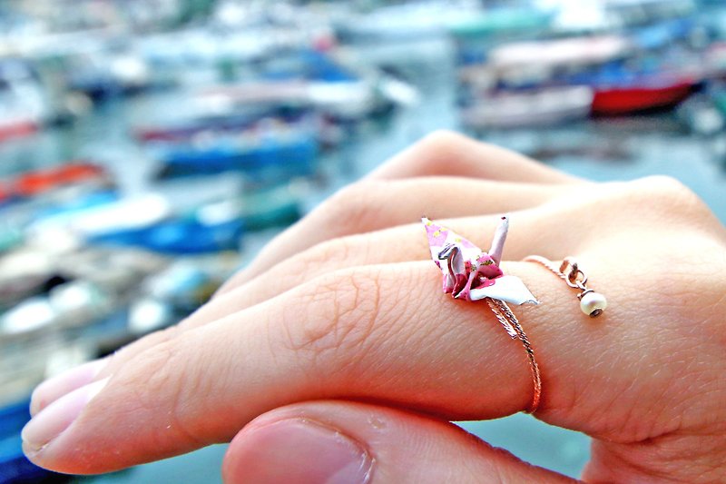 迷你纸鹤珍珠戒指（白樱红桃）- 情人节礼物 - 戒指 - 纸 粉红色
