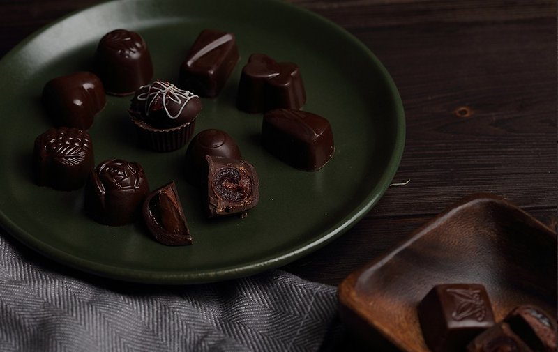藏心礼盒 【黑方巧克力】 - 巧克力 - 新鲜食材 