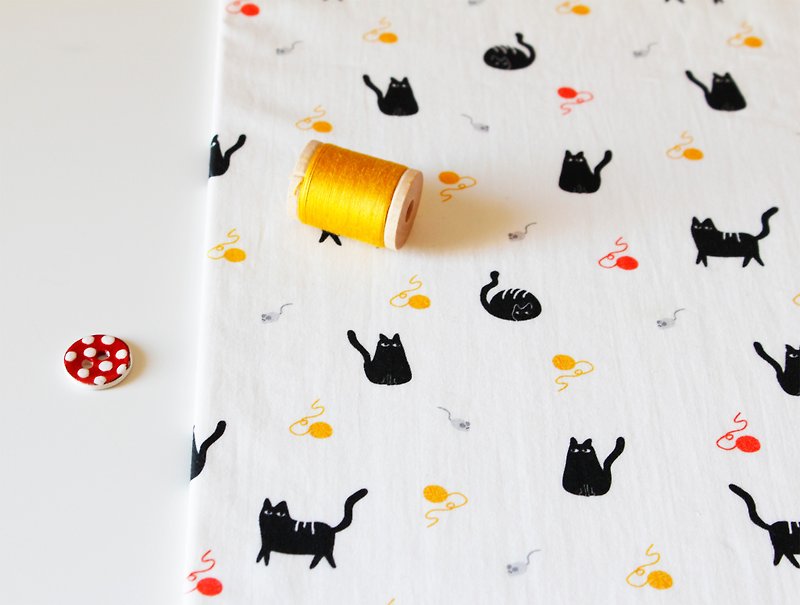 Cotton poplin fabric - Chunky Cats - Quirky Animals collection - 编织/刺绣/羊毛毡/裁缝 - 棉．麻 白色