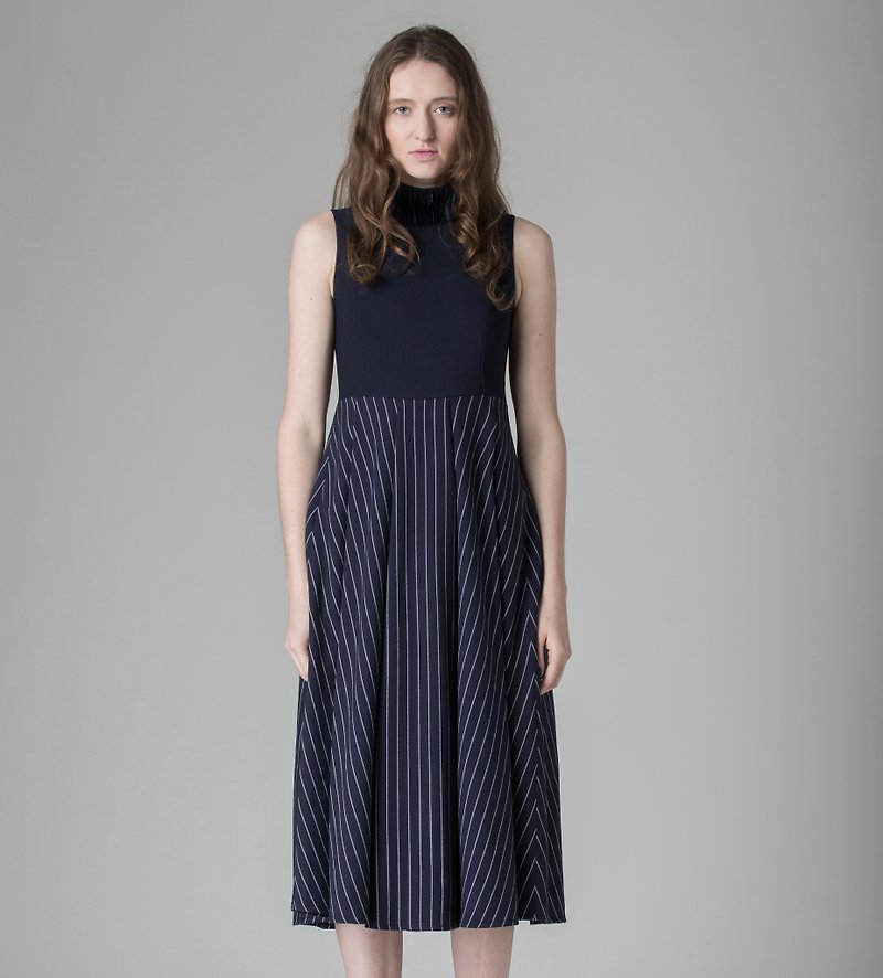 深蓝色长版条子连身裙-香港原创品牌Lapeewee - 裙子 - 聚酯纤维 蓝色