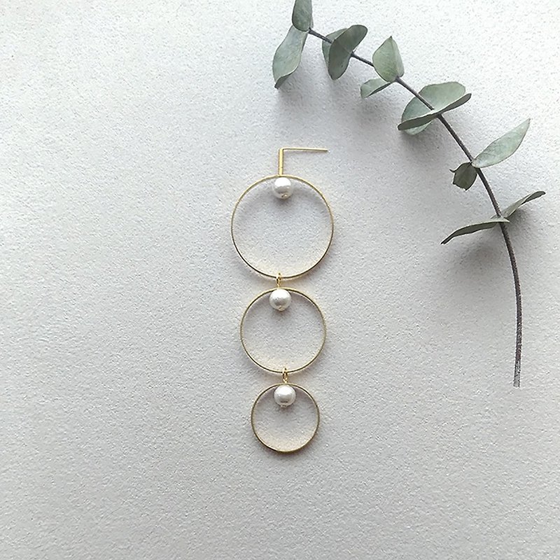 亮丽-黄铜棉花珍珠 单边针式夹式耳环 - 耳环/耳夹 - 宝石 白色