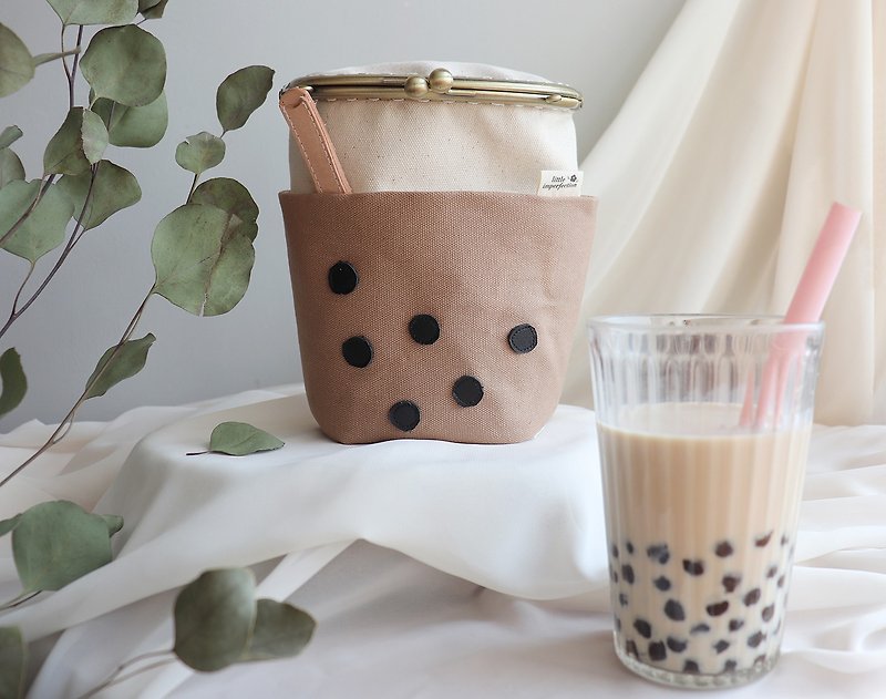| 台湾特色 | - 珍珠奶茶 - 口金包 随身包 造型包 可定制钢印 - 侧背包/斜挎包 - 棉．麻 卡其色